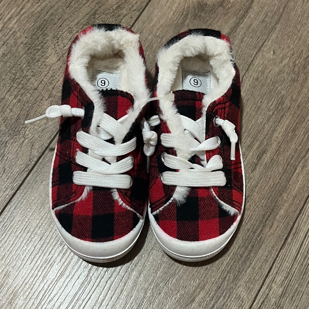 Cozy Checkered Kids Sneakers with Plush Lining